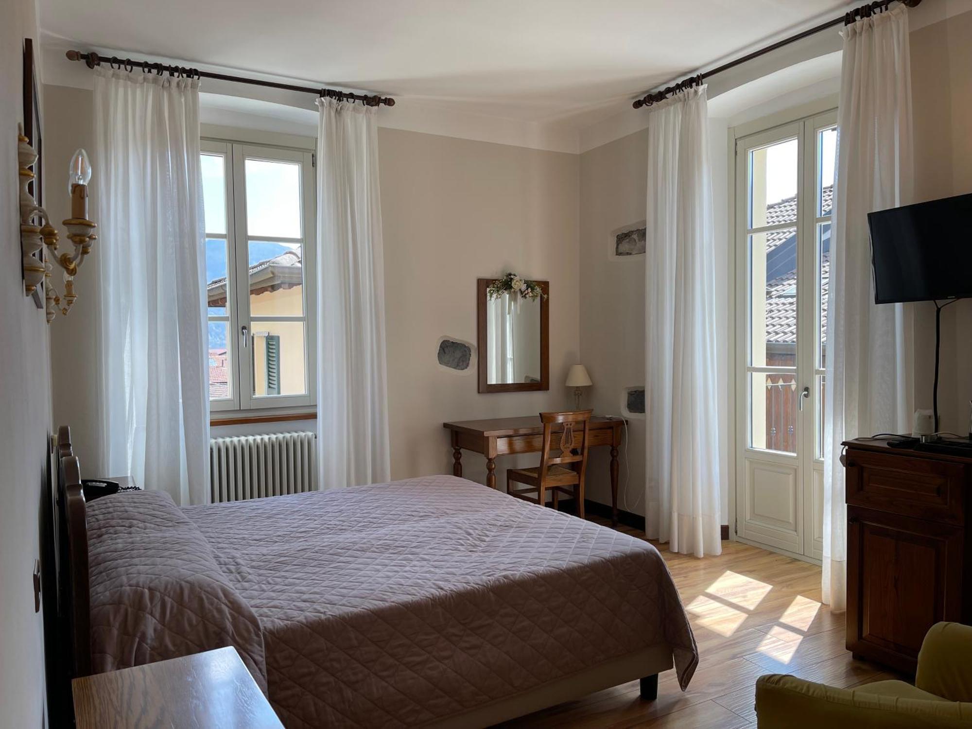 Hotel La Torre Castiglione d'Intelvi Екстер'єр фото