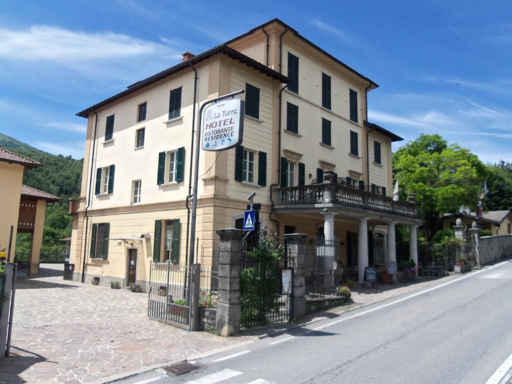 Hotel La Torre Castiglione d'Intelvi Екстер'єр фото